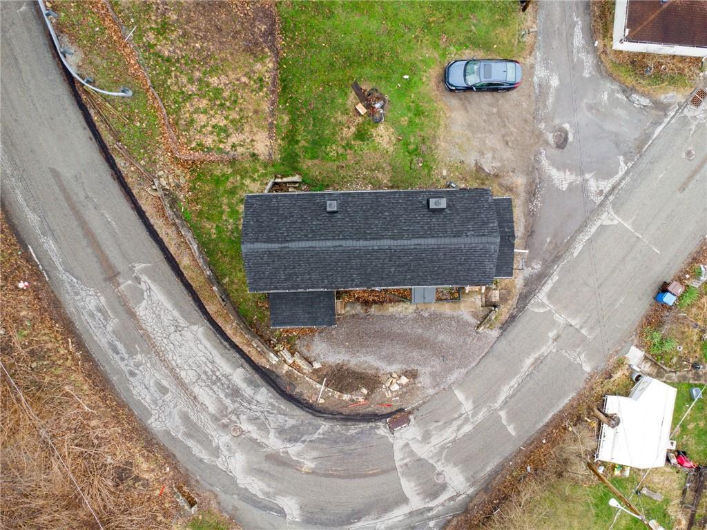330 Braeburn Road Lower Burrell, PA 15068 - Photo 30 of 31 a view of entryway