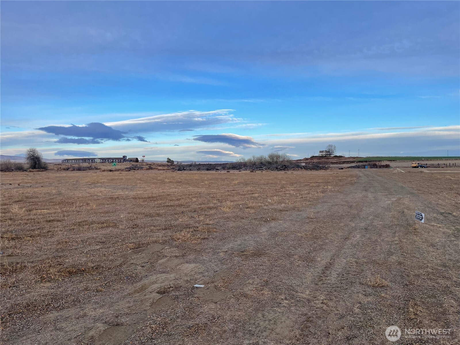4409 Clyde Circle Sunnyside, WA 98944 - Photo 6 of 6 a view of an ocean