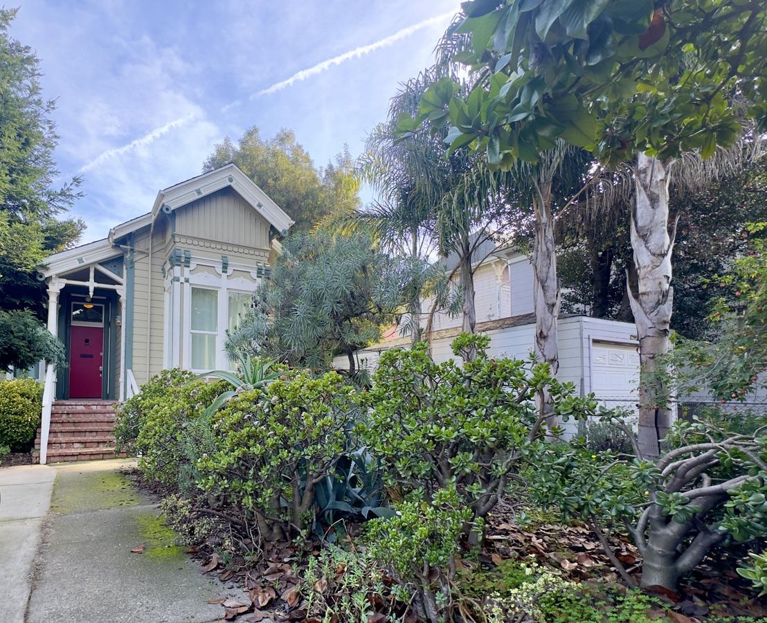 1022 Chestnut Street Oakland, CA 94607 - Photo 31 of 60 View of front of house