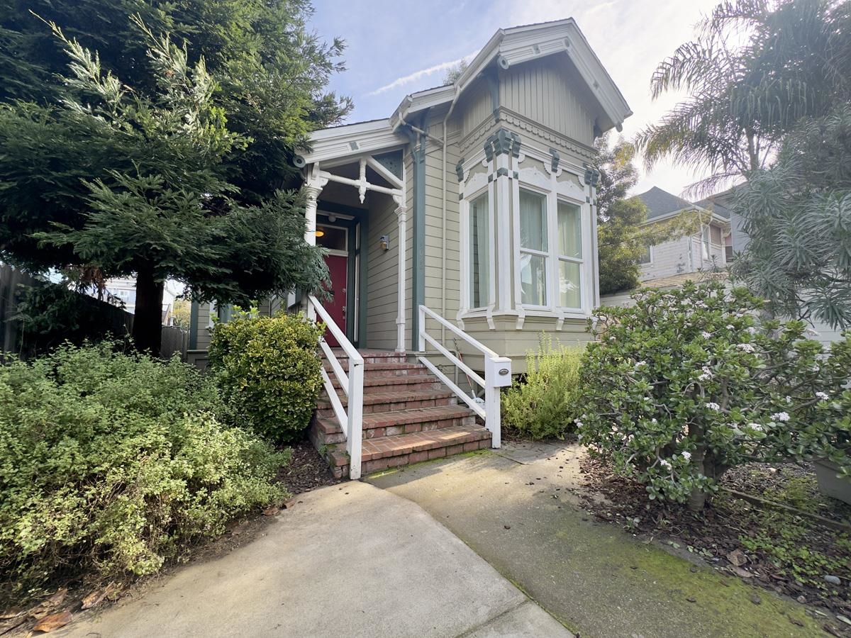 1022 Chestnut Street Oakland, CA 94607 - Photo 33 of 60 Property entrance