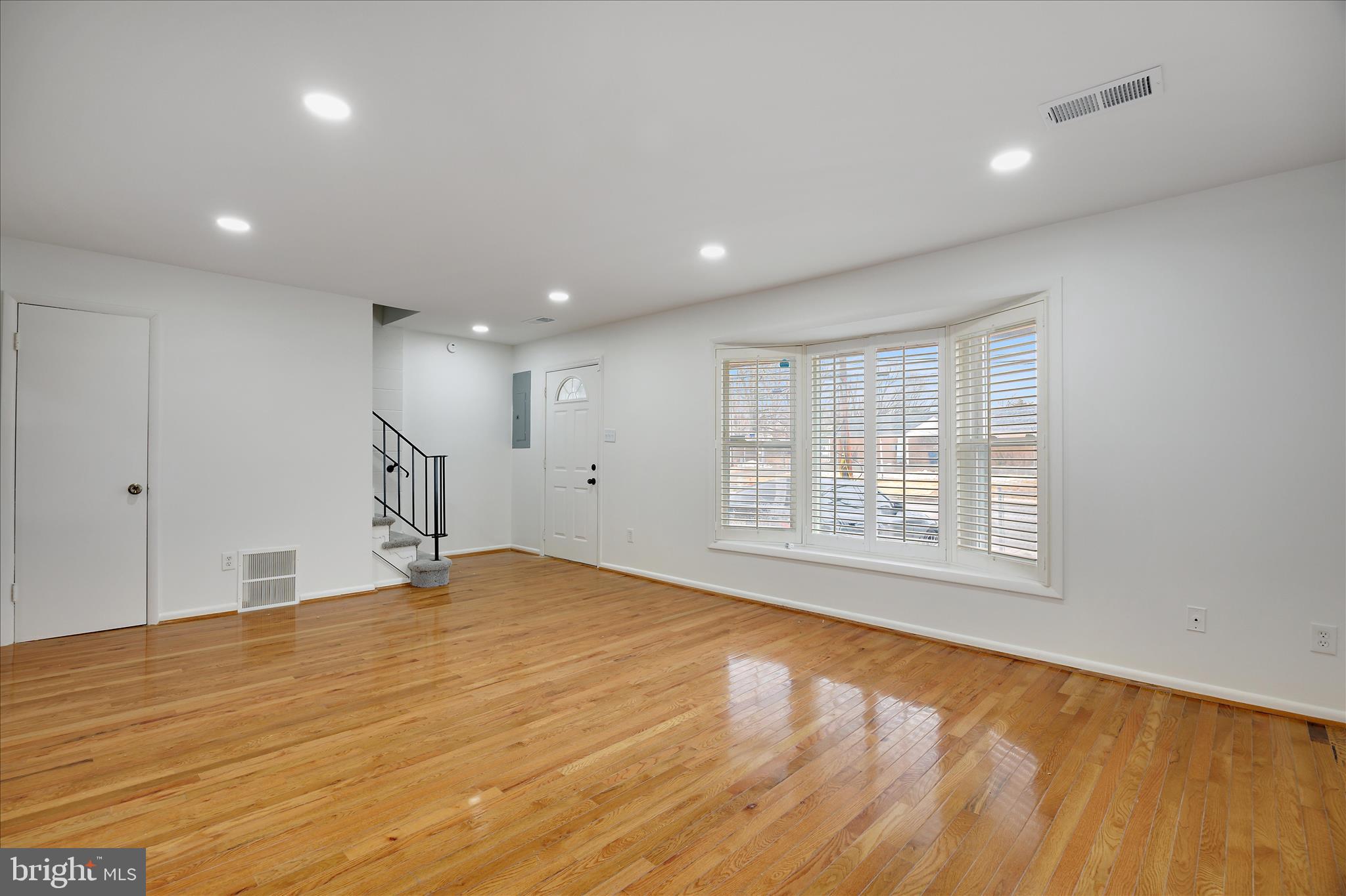 5600 Walker Mill Road Capitol Heights, MD 20743 - Photo 5 of 30 a view of an empty room with a window