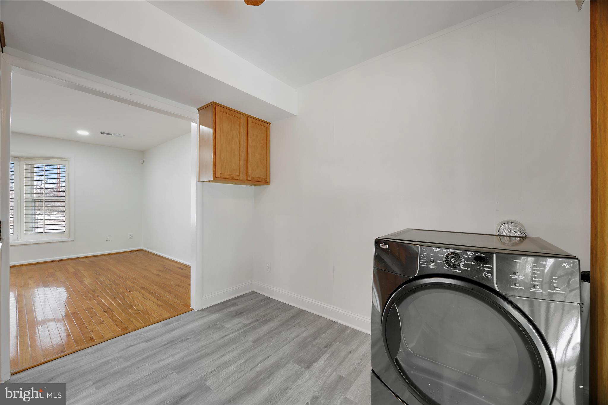 5600 Walker Mill Road Capitol Heights, MD 20743 - Photo 8 of 30 a utility room with dryer and washer