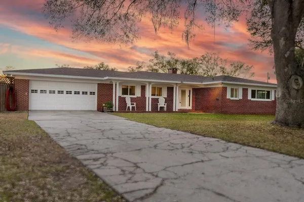front view of house with a yard