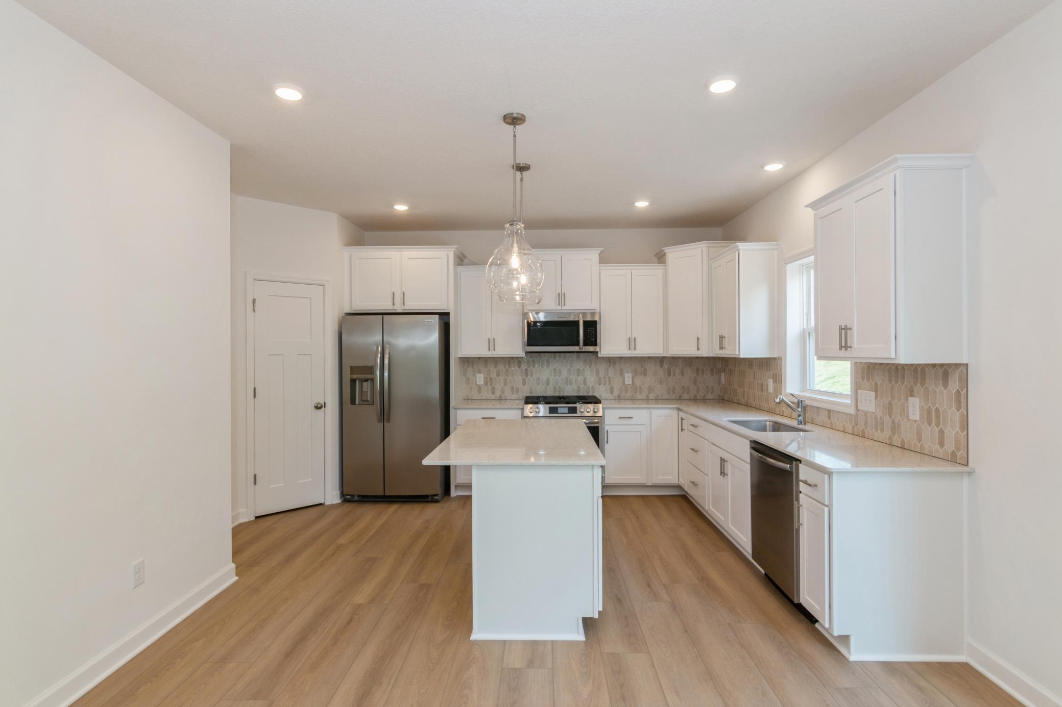 2033 Hadley Hills Drive Northeast Rochester, MN 55906 - Photo 4 of 45