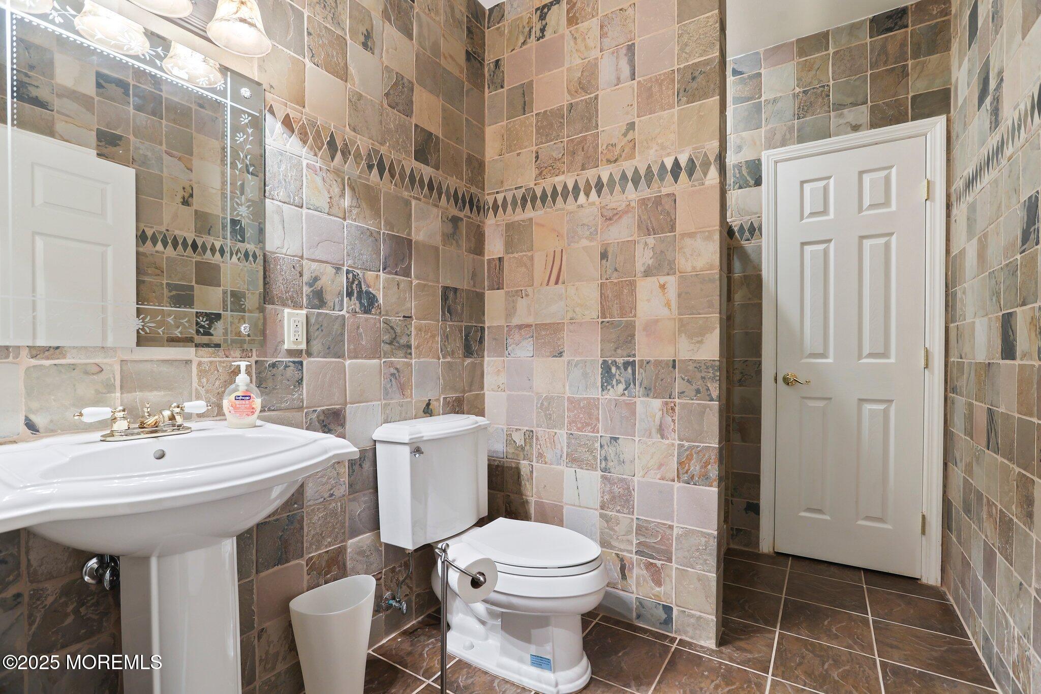 32 Bloomfield Road Manalapan, NJ 07726 - Photo 18 of 47 24-web-or-mls-LPM_6605