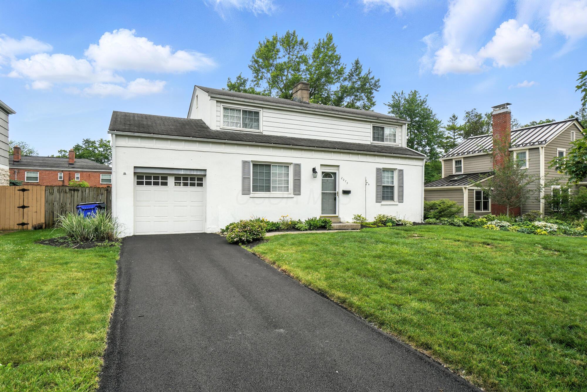 2079 Inchcliff Road Columbus, OH 43221 - Photo 2 of 36 002