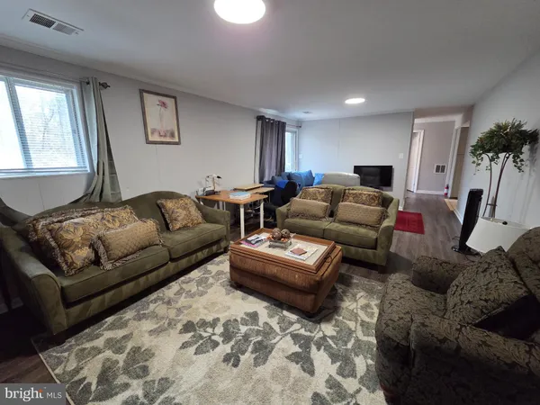 $1,500 | 7009 Lamp Post Lane, Unit B, Alexandria, VA 22306
