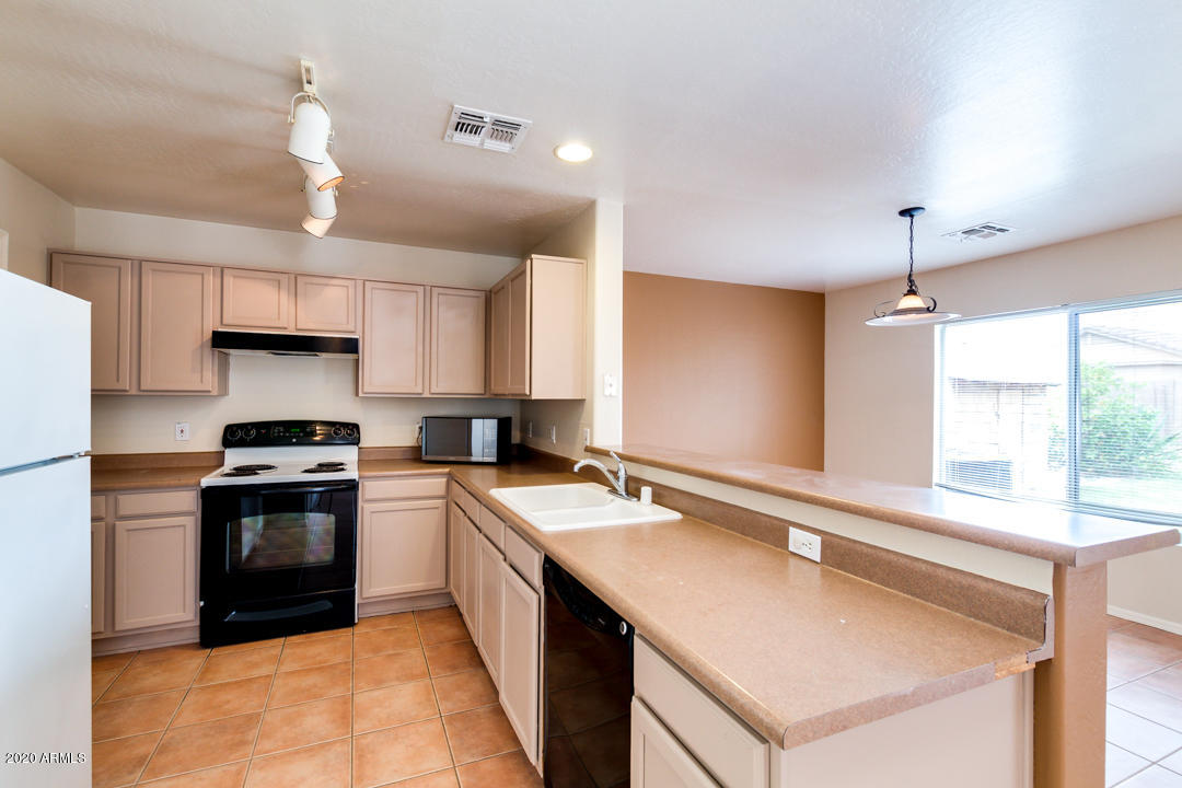 12210 West Larkspur Road El Mirage, AZ 85335 - Photo 8 of 33 09-Larkspur