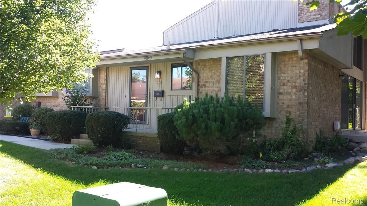 722 Oak Brook Ridge Drive, Unit 100 Rochester, MI 48307 - Photo 1 of 19 oakbrook.jpg