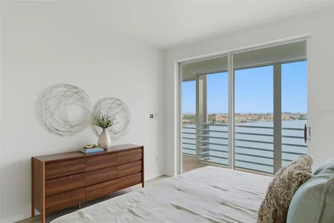 $800,000 | 7932 Sailboat Key Boulevard South, Unit 701, South Pasadena, FL 33707