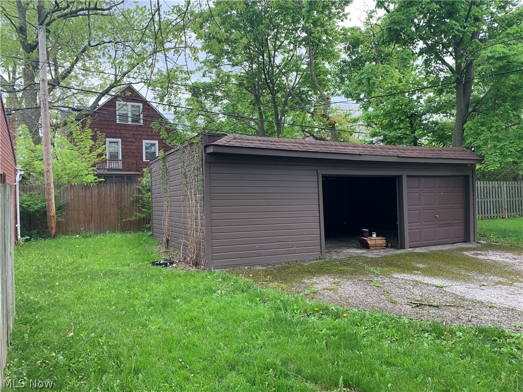 3559 Riedham Road Cleveland, OH 44120 - Photo 3 of 29