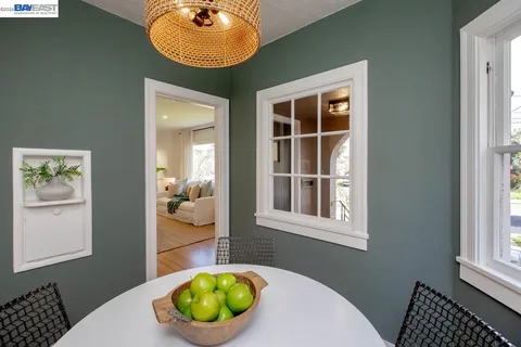 $1,095,000 | 1321 Pearl Street, Alameda, CA 94501