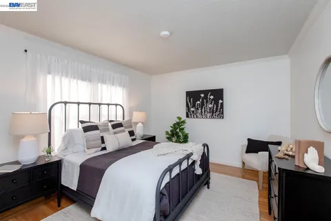 $1,095,000 | 1321 Pearl Street, Alameda, CA 94501