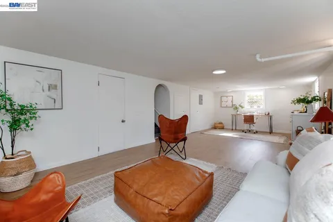 $1,095,000 | 1321 Pearl Street, Alameda, CA 94501