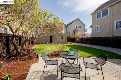 $1,095,000 | 1321 Pearl Street, Alameda, CA 94501
