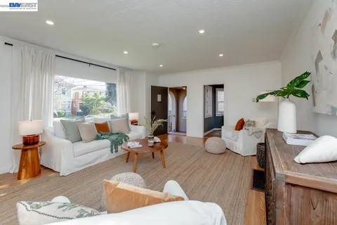 $1,095,000 | 1321 Pearl Street, Alameda, CA 94501