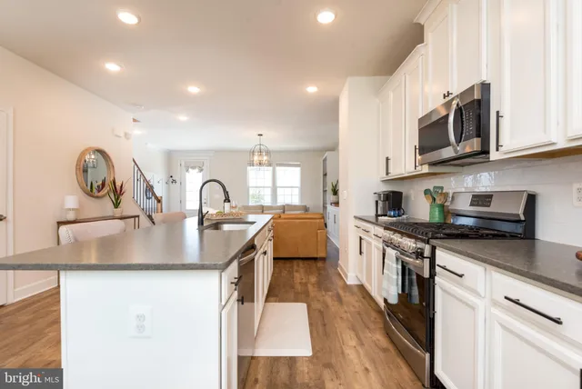 $555,000 | 6113 Camerons Ferry Drive, Haymarket, VA 20169