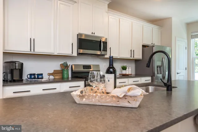 $555,000 | 6113 Camerons Ferry Drive, Haymarket, VA 20169