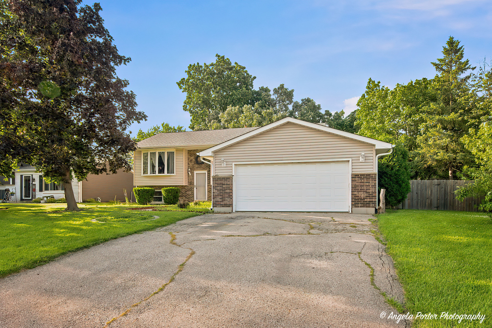 2494 Forest View Road Lindenhurst, IL 60046 - Photo 1 of 29