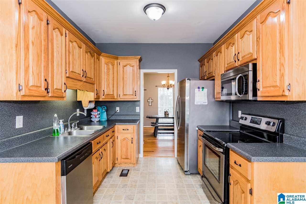 353 South Hillcrest Road Odenville, AL 35120 - Photo 4 of 19