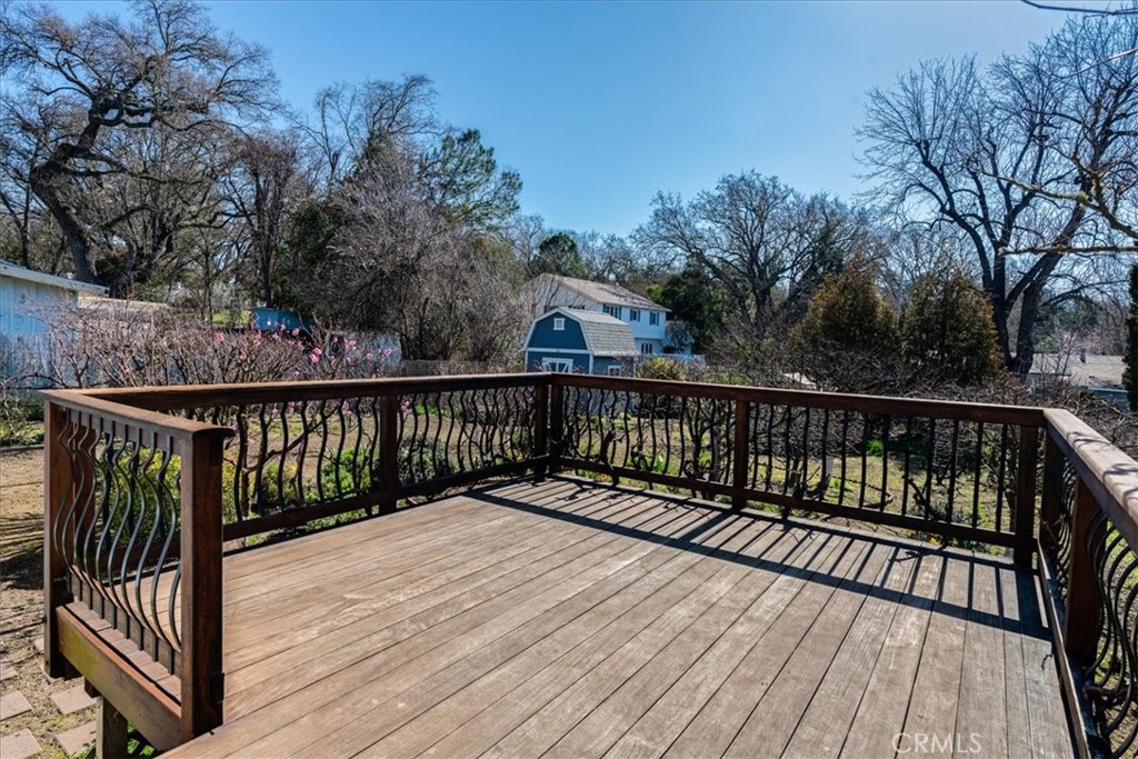 9305 Santa Lucia Road Atascadero, CA 93422 - Photo 25 of 41 a view of a wooden roof deck