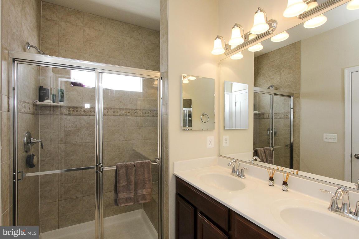 11603 Leesborough Circle Silver Spring, MD 20902 - Photo 22 of 31 Bath (Master)