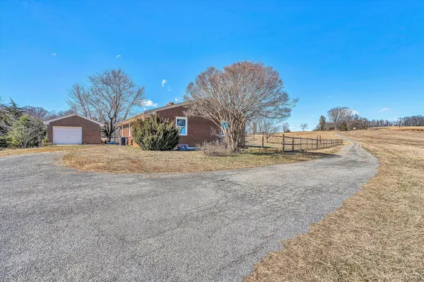 $789,500 | 4015 White House Road, Moneta, VA 24121