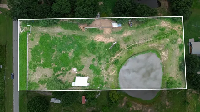 a view of a small yard