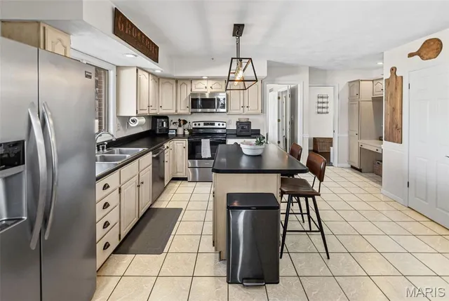 $349,900 | 101 Adams Drive, Waterloo, IL 62298