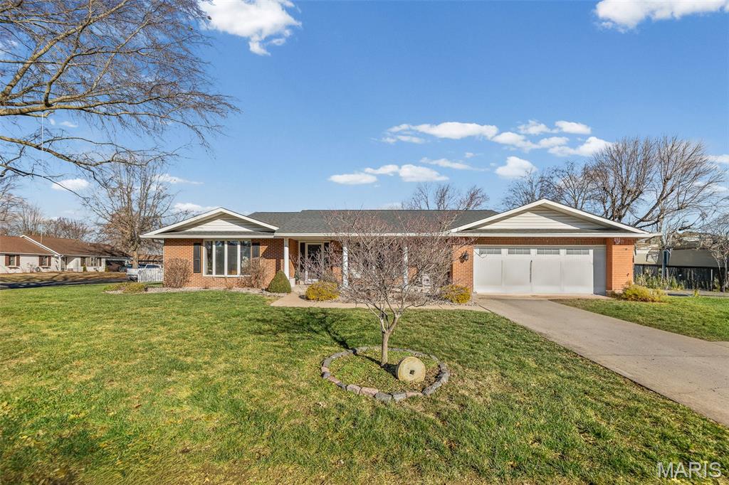 101 Adams Drive Waterloo, IL 62298 - Photo 3 of 42