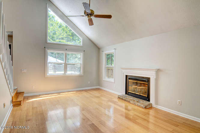602 Hidden Valley Road Wilmington, NC 28409 - Photo 4 of 26 602 Hidden Valley Rd-small-007-15-DSC 68