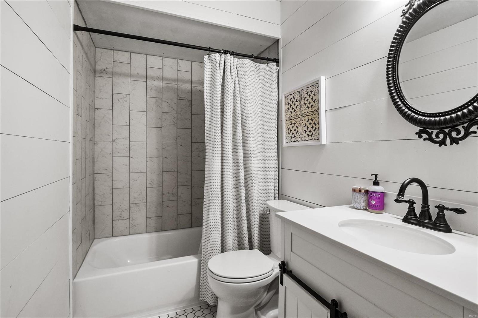 4185 Charbonier Road Hazelwood, MO 63031 - Photo 15 of 35