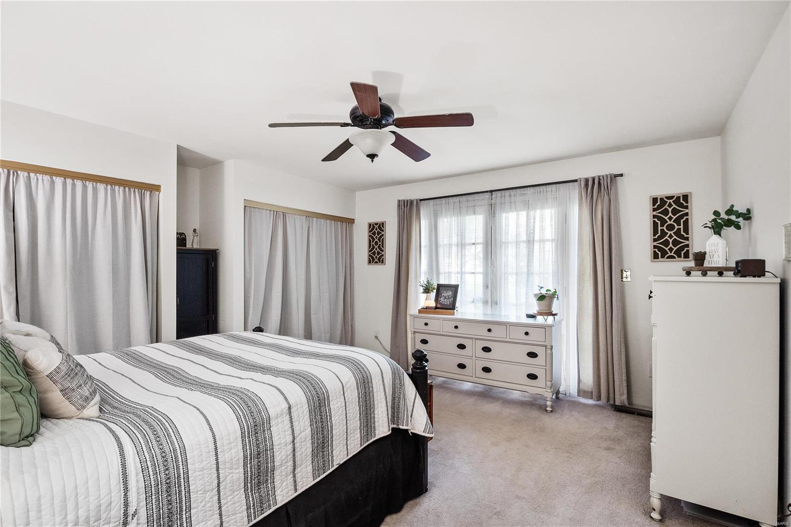 4185 Charbonier Road Hazelwood, MO 63031 - Photo 16 of 35