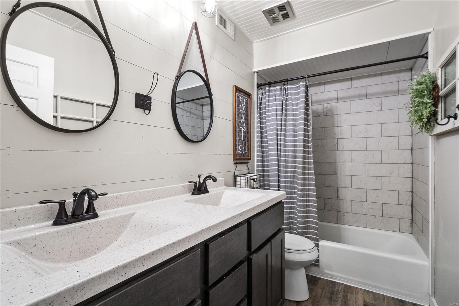 4185 Charbonier Road Hazelwood, MO 63031 - Photo 22 of 35