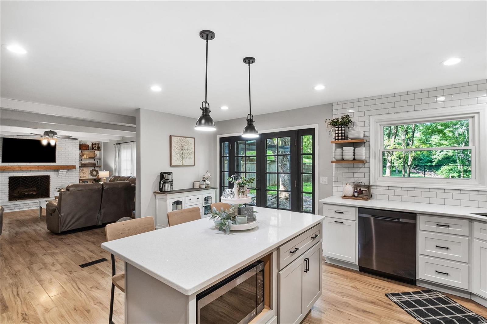 4185 Charbonier Road Hazelwood, MO 63031 - Photo 5 of 35