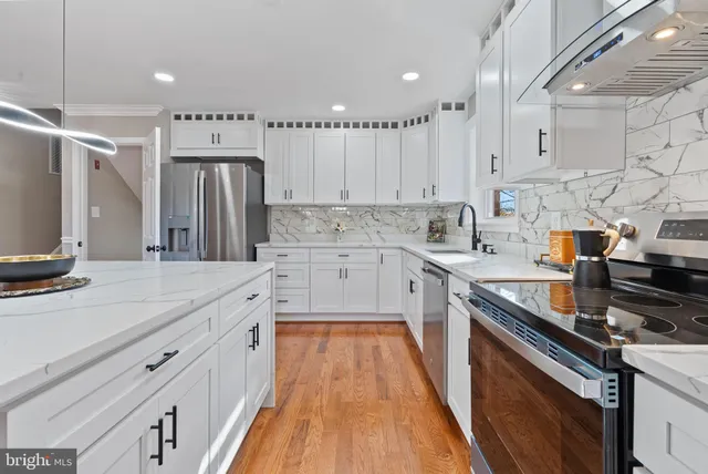 $799,999 | 18816 Stoneyhurst Street, Olney, MD 20832