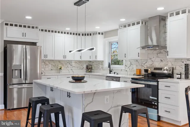 $799,999 | 18816 Stoneyhurst Street, Olney, MD 20832