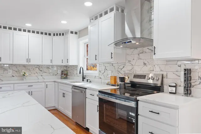 $799,999 | 18816 Stoneyhurst Street, Olney, MD 20832