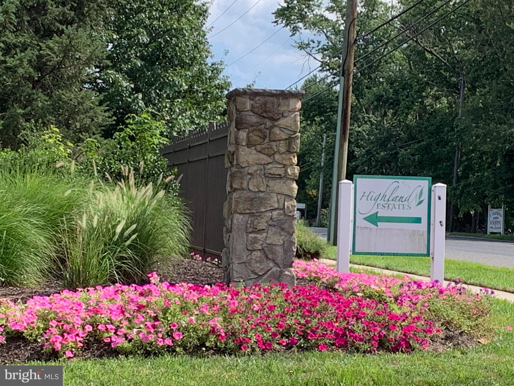 417 Highland Estates Clementon, NJ 08021 - Photo 10 of 10 a view of a flowers in front of flowers