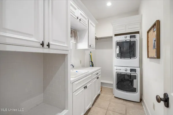 $679,000 | 16 Sunset Circle, Hattiesburg, MS 39402