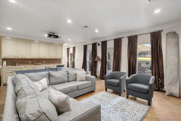 $679,000 | 16 Sunset Circle, Hattiesburg, MS 39402