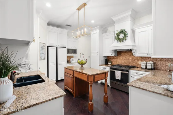 $679,000 | 16 Sunset Circle, Hattiesburg, MS 39402