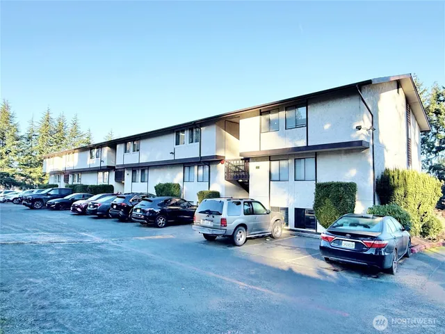 $275,000 | 3513 South 160th Street, Unit B4, SeaTac, WA 98188