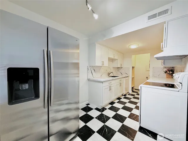 $275,000 | 3513 South 160th Street, Unit B4, SeaTac, WA 98188