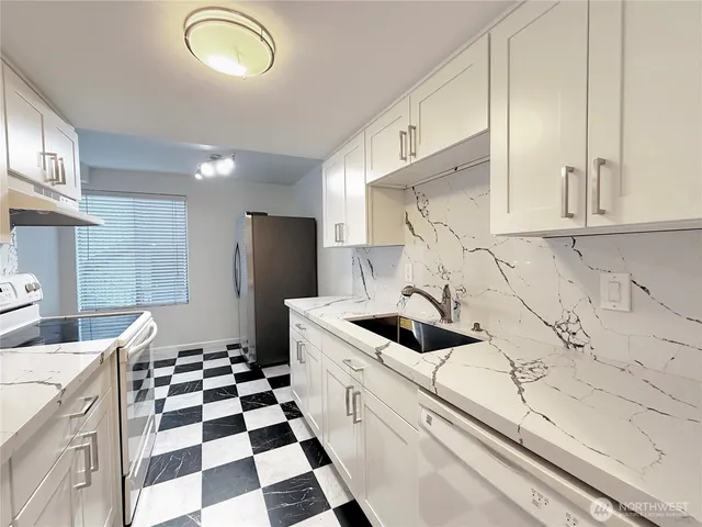 $275,000 | 3513 South 160th Street, Unit B4, SeaTac, WA 98188