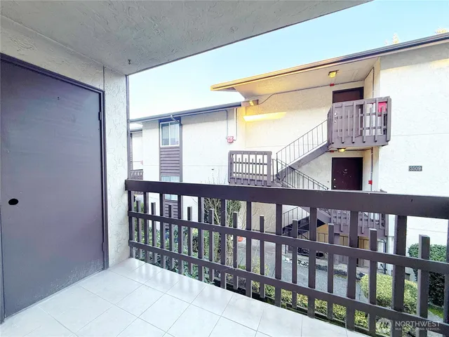 $275,000 | 3513 South 160th Street, Unit B4, SeaTac, WA 98188