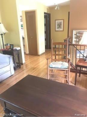 4211 Rurik Drive Howell, MI 48843 - Photo 5 of 25 Livingrm 3.jpg