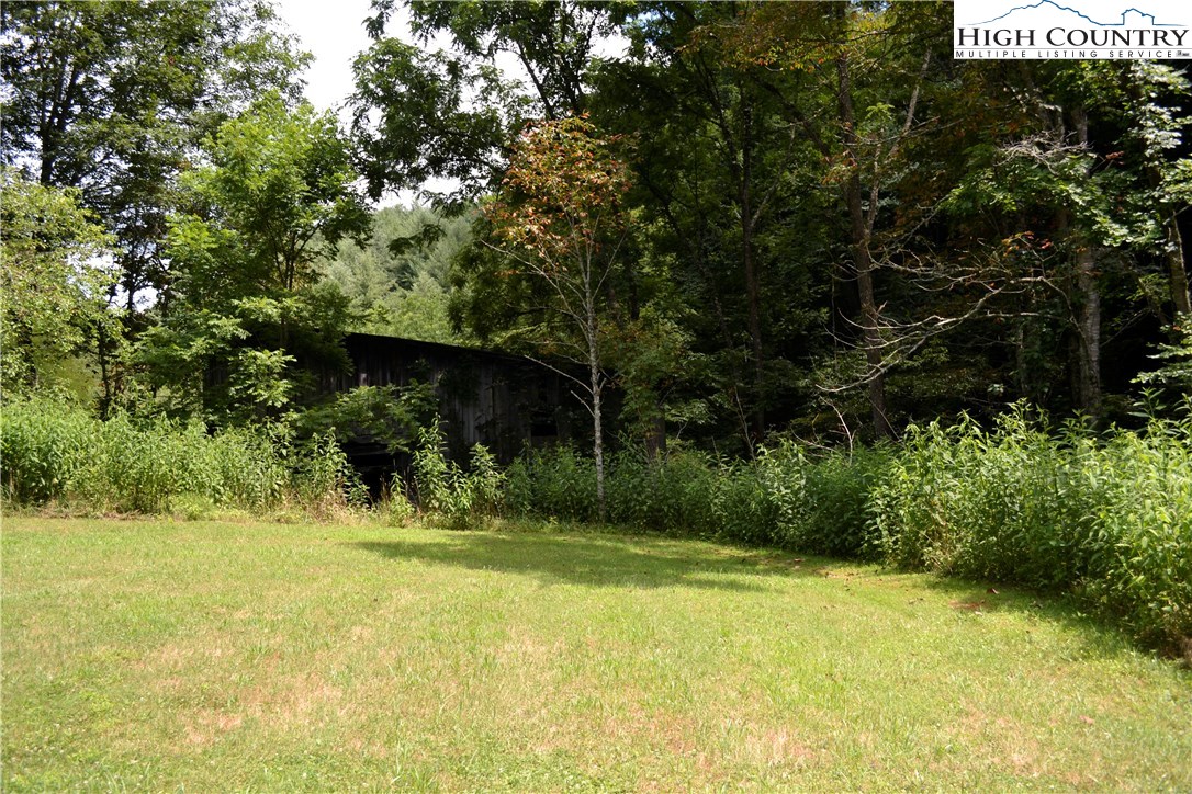 3982 Smithey Road Crumpler, NC 28617 - Photo 18 of 32 Gallery Image 18