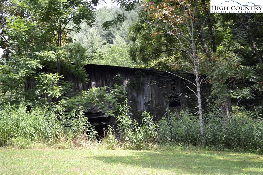 3982 Smithey Road Crumpler, NC 28617 - Photo 19 of 32 Gallery Image 19