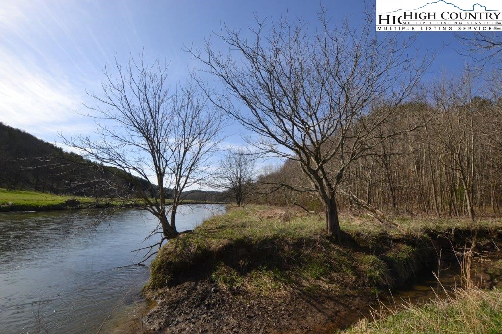 3982 Smithey Road Crumpler, NC 28617 - Photo 8 of 32 Gallery Image 8